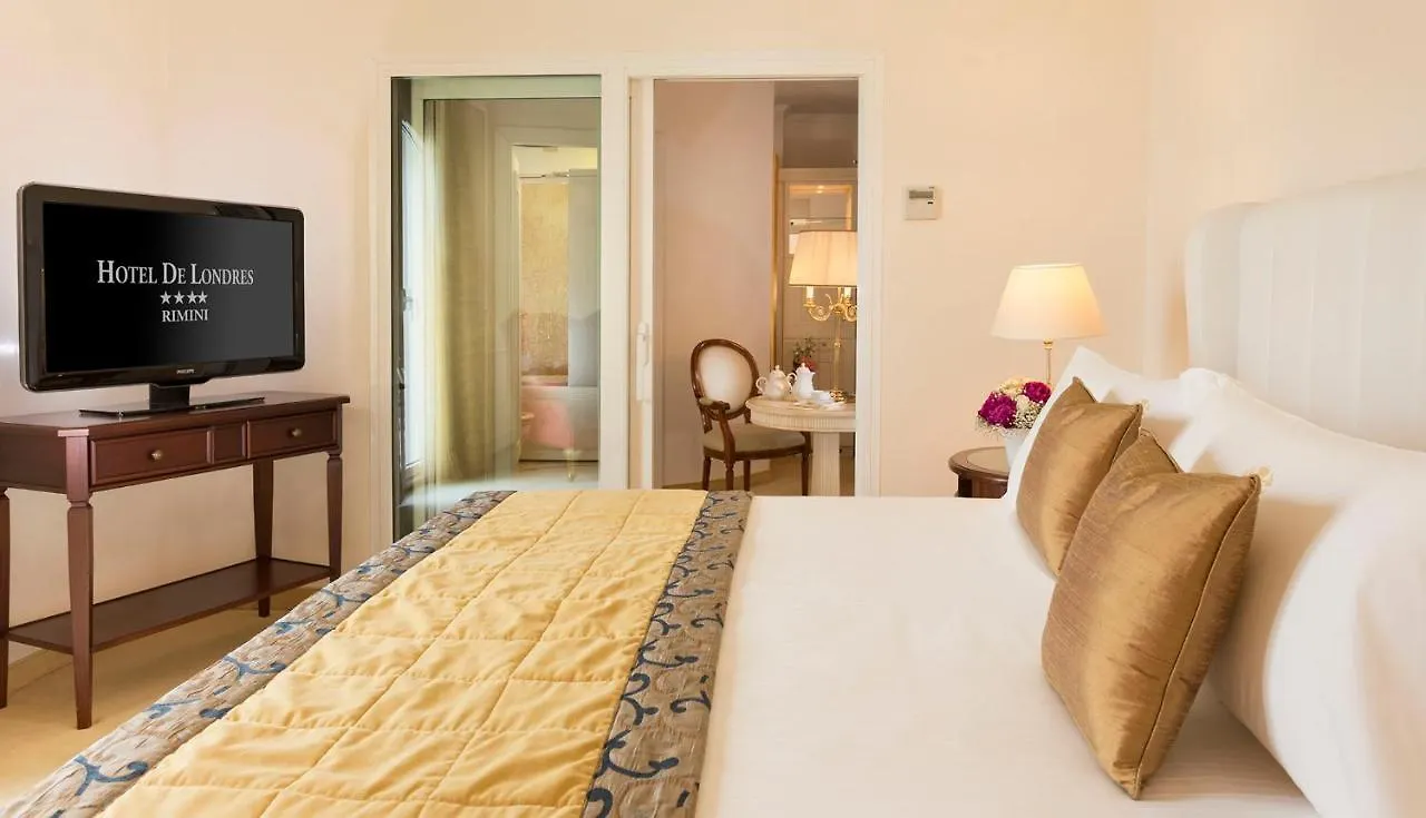 Hotel De Londres Римини 4*,