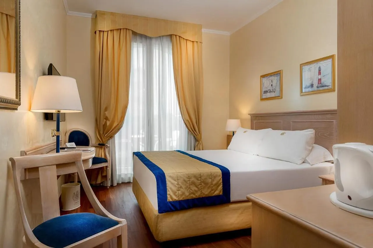 Hotel De Londres Римини