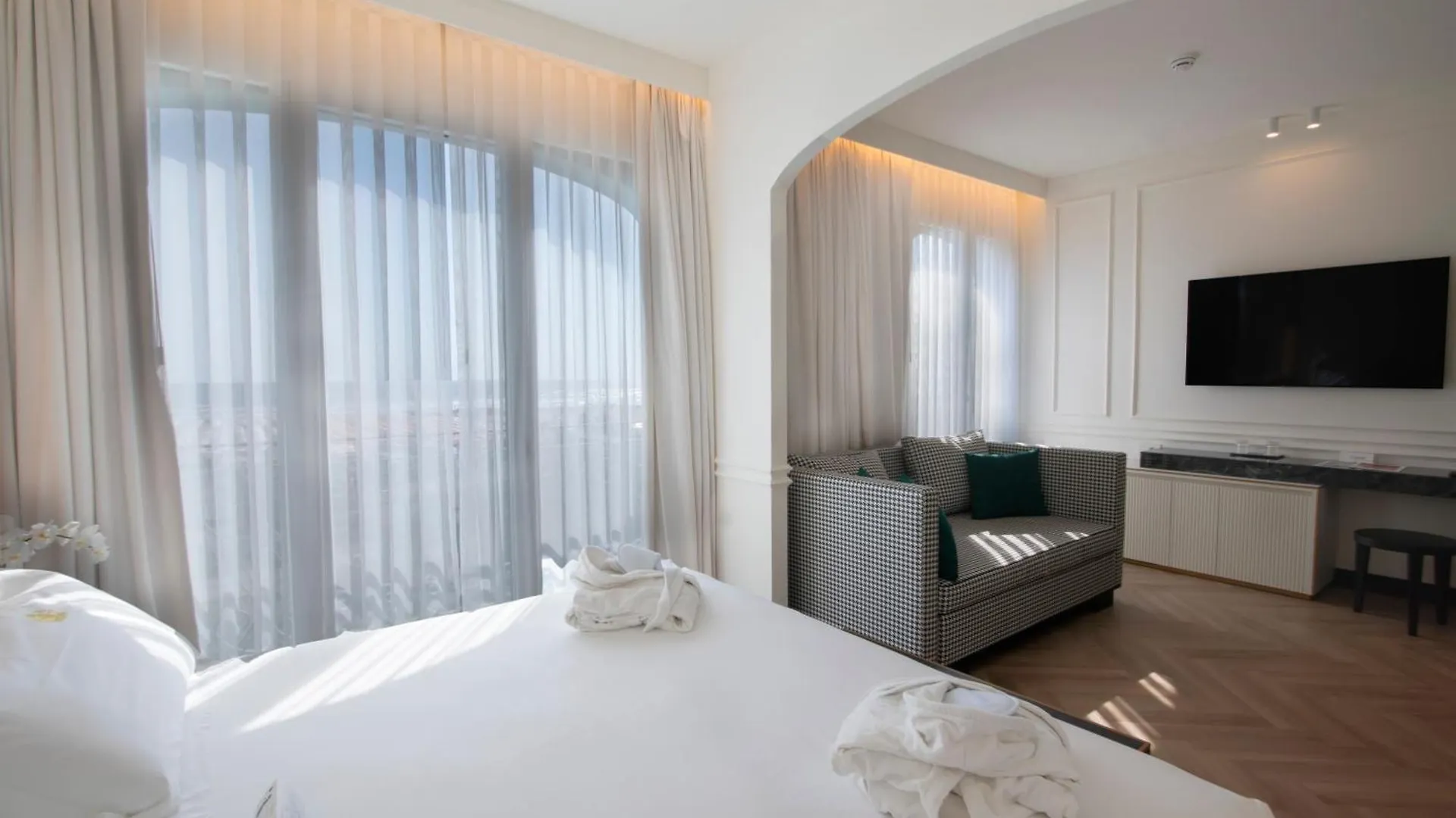 Hotel De Londres Rimini 4*,  Italia