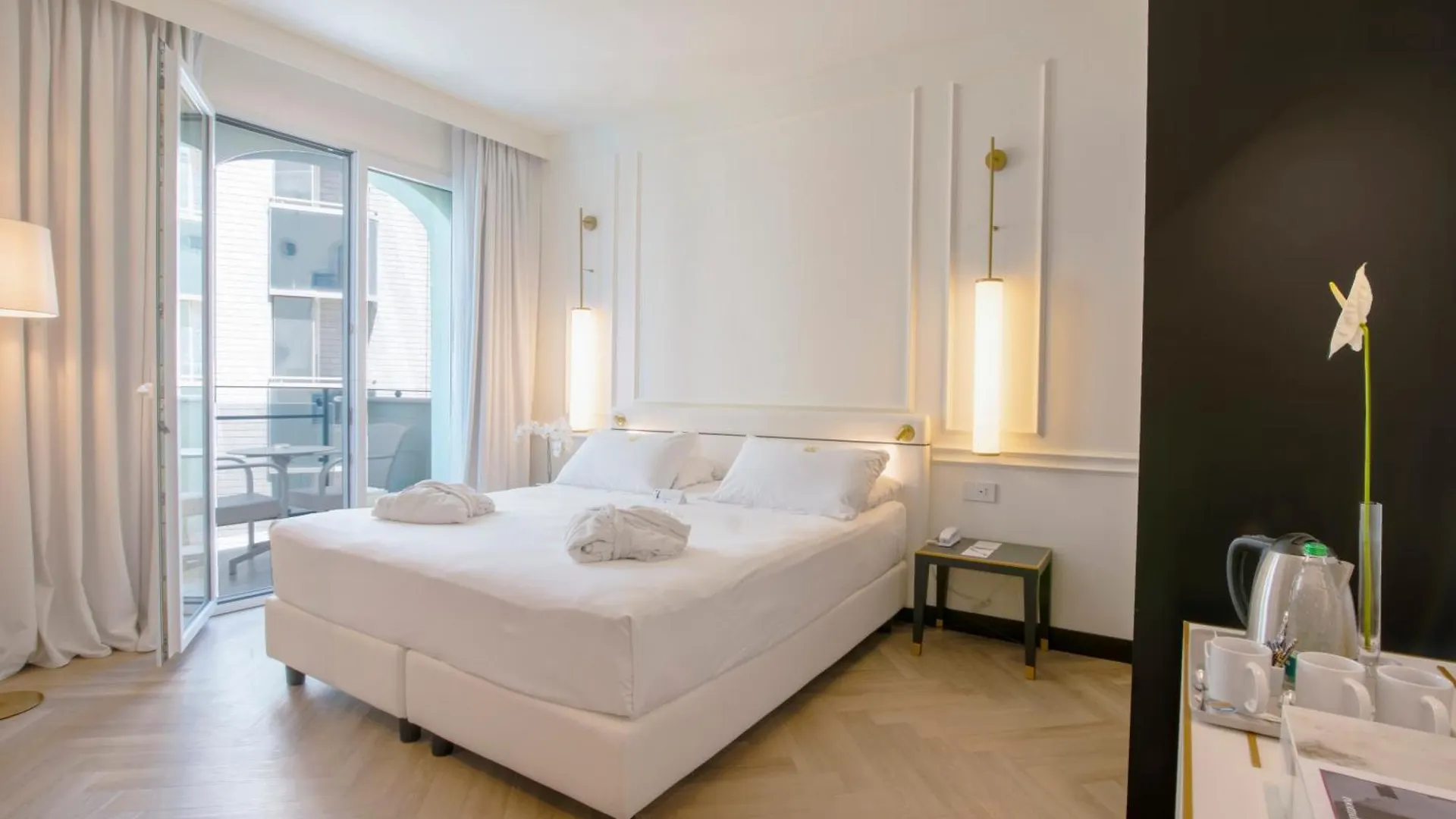 Hotel De Londres Rimini 4*,  Italia